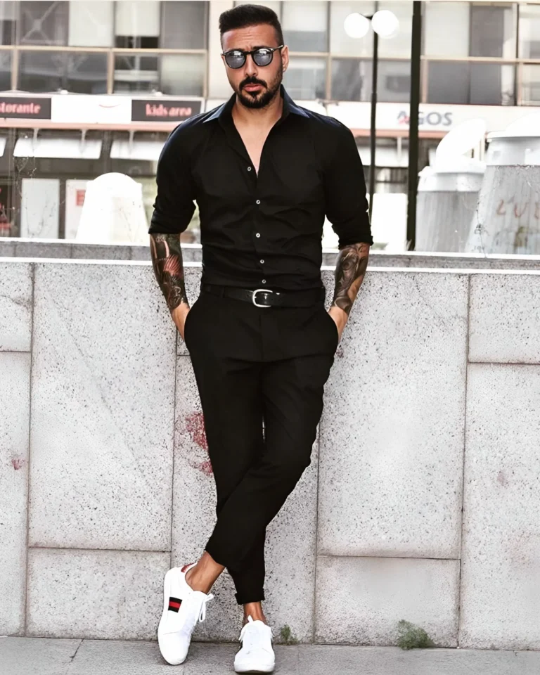 black shirt and black pant outfit